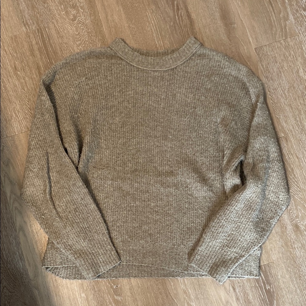 American Eagle Sweater